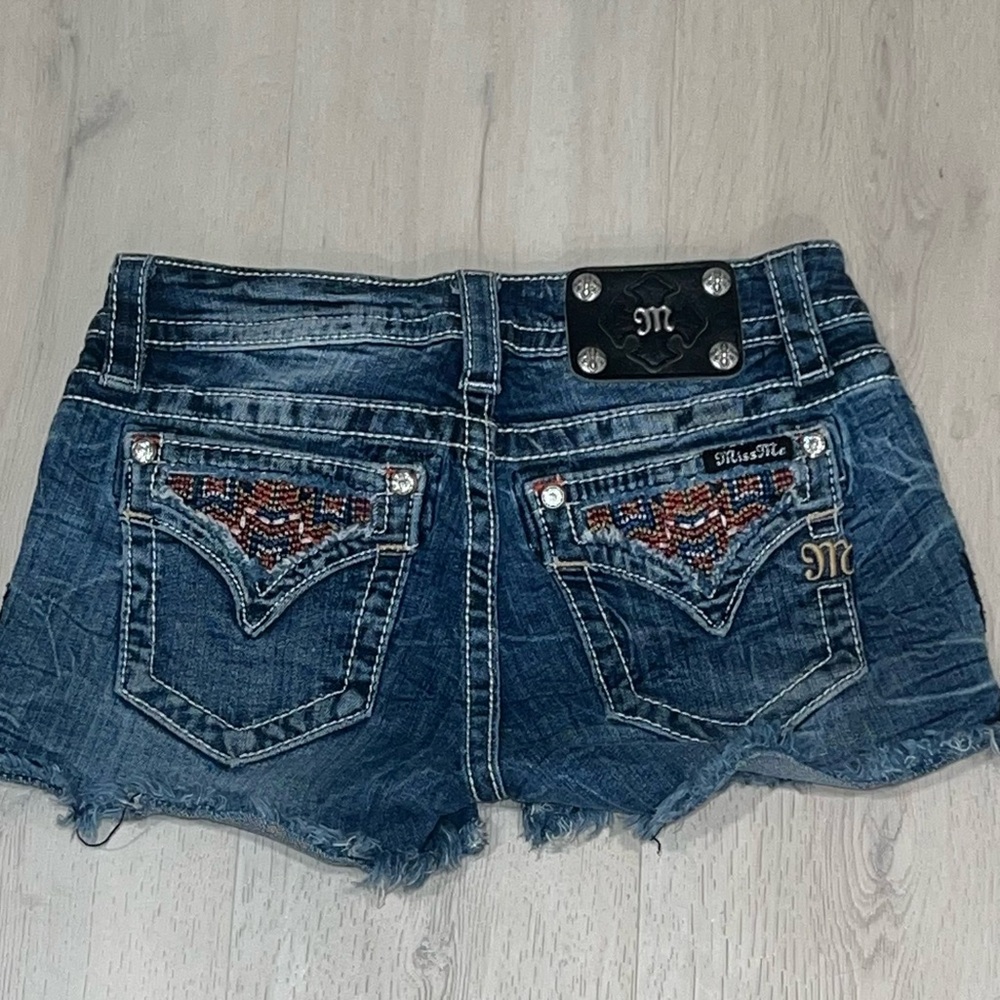 Miss Me Signature Shorts Size 26 cut offs beaded look/ embroidered pockets